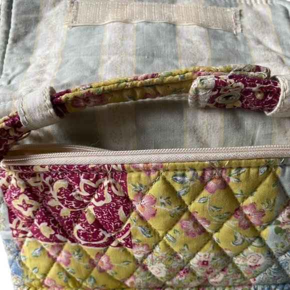 isabella's journey Crossbody Wallet Quilted Spring Floral Preowned - Picture 4 of 11